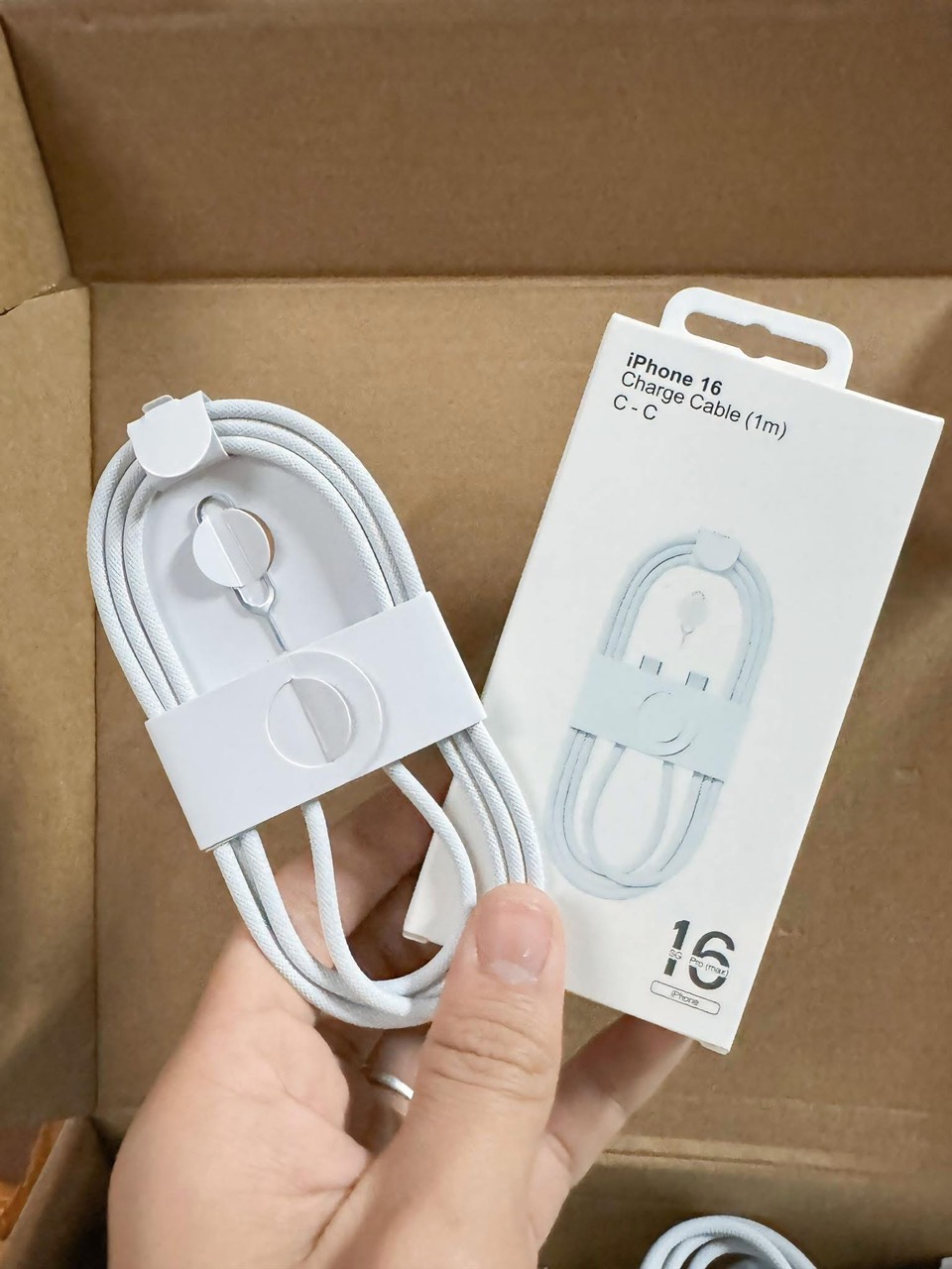 Cáp sạc iphone 16 (chiều dài 1 mét)