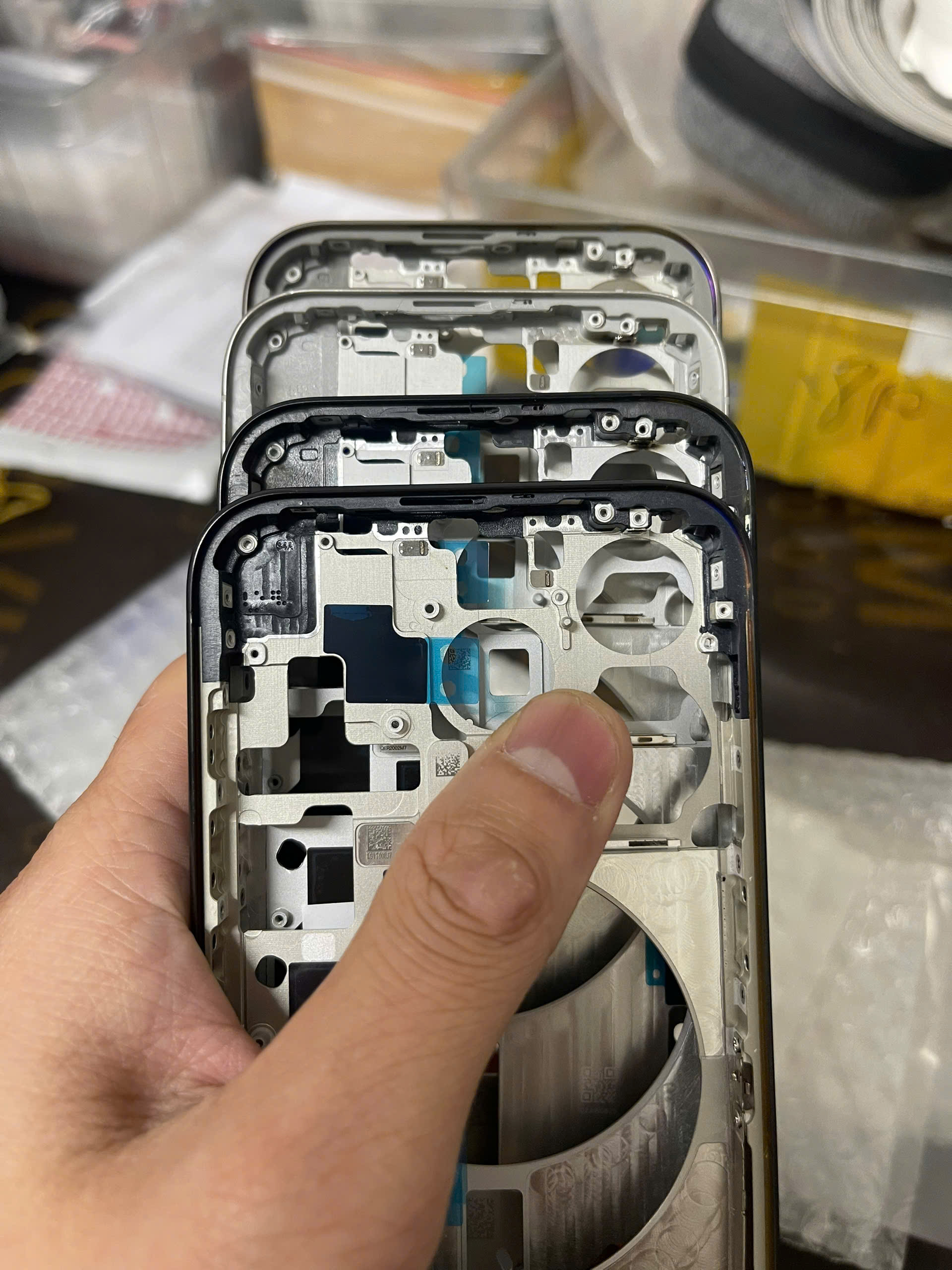 Sườn iPhone 15 Promax